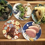 SAKANASAKABAゆいと - 前菜5種盛り(大根の唐揚げ、合鴨のロース煮、ホタルイカの沖漬け、ナスの揚げ浸し、鰯と大葉の生姜和え)