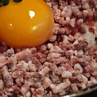 馬刺しと焼き鳥 グルマン三年坂 - 