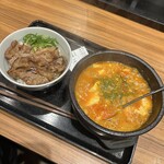 カルビ丼とスン豆腐専門店 韓丼 - 料理写真: