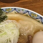 奈つやの中華そば - 看板メニューの雲呑