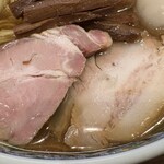 奈つやの中華そば - チャーシュー