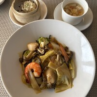 華湘 東武池袋店 - 海老、鮑、帆立の海鮮焼きそば