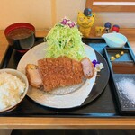 とんかつ たこつぼ - 上ロースとんかつ　1,820円(税込)  ※少し、上の方からも