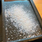 とんかつ たこつぼ - 塩で食べるも良し　※やっぱり……ソースかな