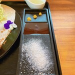 とんかつ たこつぼ - ソースで食べるも良し