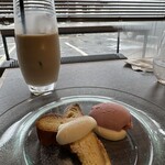 IL PLANETARIO - ⚫︎リコッタチーズのチーズケーキ
      ⚫︎木苺のジェラート