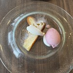 IL PLANETARIO - ⚫︎リコッタチーズのチーズケーキ
      ⚫︎木苺のジェラート