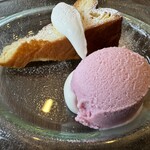 IL PLANETARIO - ⚫︎リコッタチーズのチーズケーキ
      ⚫︎木苺のジェラート