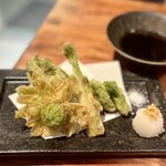 オトナノサカバ ヤマ - 山菜の天ぷら