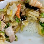 味のラーメン 海賊 - ラーメン丼いっぱいに入っています!