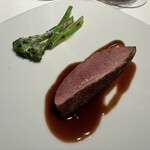 レフェルヴェソンス - 京都産・七谷鴨胸肉を東京檜原村のミズナラで焼いて