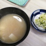 天婦羅 多から家 - 味噌汁とお新香