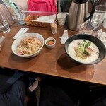 コジーナ邸 鶏白湯ラーメンと豪快な居酒屋料理＆鍋 - 