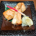 石と肴 地雷也 - キングサーモンハラス焼き