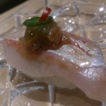 たつみ寿司 - ひらす もろみ味噌と葉唐辛子