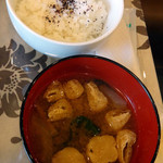 ツヅリ - プレートランチのご飯＆味噌汁