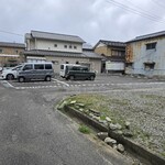 炭焼ヱビス - 店横の道を南進｢1｣｢2｣｢3｣｢13｣｢15｣駐車可能