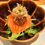 鮨 つむぎ - 桜鱒の藁焼き