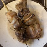 いせや 公園店 - 左がカシラ、右が軟骨