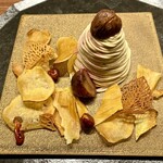 今菓子司 銀座凮月堂 - 濃厚和菓子モンブラン　さつまいもチップは、2種類の味