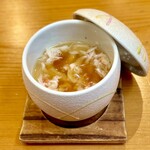 小判寿司 - 毛蟹の茶碗蒸し。熱々の茶碗蒸しに毛蟹のほぐし身がたっぷりの贅沢です。