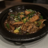 中国飯店 富麗華 - スッポンの黒胡椒炒め 土鍋仕立て