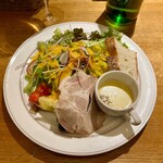 Trattoria L'astro - 本日のハム、本日のスープ、ライ麦パン、10種野菜のサラダ