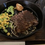 近江牛ステーキとがぶ飲みワイン ニクバルモダンミール - 近江牛の赤身ステーキ