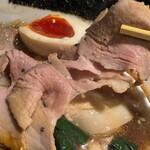 拉麺 生姜と肉 - 特製いろいろ部位チャーシュー
