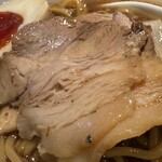 拉麺 生姜と肉 - 特製いろいろ部位チャーシュー