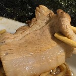 拉麺 生姜と肉 - 特製いろいろ部位チャーシュー