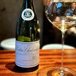 蒼 - 今回のコルトン・シャルルマーニュは、明らかな塩味と言えるほど、一段とミネラリーに感じます。
      ミネラルは、甲殻類には相性のいい要素ですから、素晴らしいフィット感です。