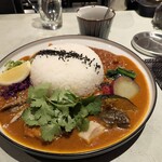 食堂ひろき - バターチキンカレーとヤゲン軟骨キーマカレーのあいがけ