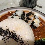 食堂ひろき - 温玉トッピングした時の様子