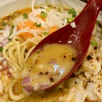 麺小屋 てち - スープは濃厚でトロトロ✨