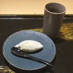 銀座焼とり 京丹波 - 藁香るアイスクリームと黒豆茶