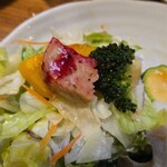 キッチン ブルー グローブ - 南瓜、ブロッコリー、サラダと共に