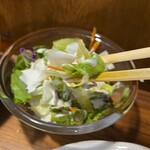 キッチン ブルー グローブ - サラダをいただき