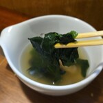 キッチン ブルー グローブ - わかめを取出し