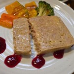 キッチン ブルー グローブ - テリーヌをカット