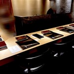 銀座焼とり 京丹波 - L字カウンター席