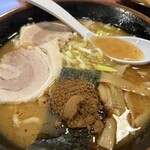 ハッスルラーメンホンマ - 2025/3/9 ディナーで利用。中華そば(850円)