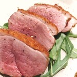 ワイン酒場 Opti - 皮目バリバリの鴨のロースト