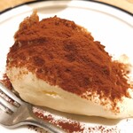 ワイン酒場 Opti - コーヒー嫌いも食べられるティラミス