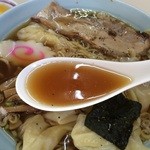 Rairai Ken - ワンタンメン　スープアップ