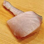 鮨 しゅん輔 - 三重の鰆。5.8kgのでっかい魚体。本山葵でいただきます。