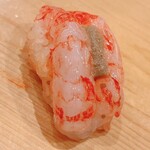鮨 しゅん輔 - 今が旬の縞海老。頭の味噌のディップがウンマイ