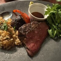 カルネジーオ イースト - 