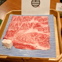 すき焼きと牛まぶし ももしき - すき焼き2枚120g