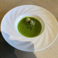 TEIEN Restaurant comodo - グリンピースのポタージュ あおさ海苔のゼッポリーニ添え